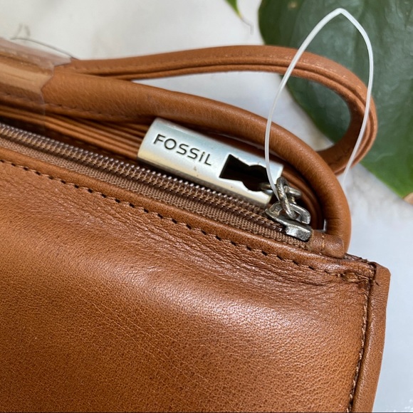 Fossil tan leather wallet on a string crossbody - Picture 8 of 14